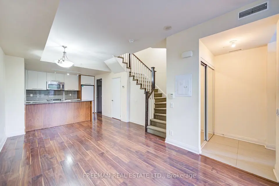 5 Valhalla Inn Rd #TH108, Toronto — listing photo